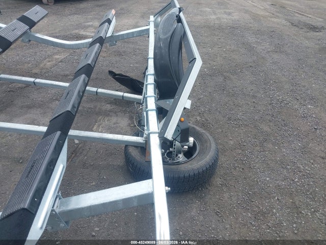 1ZETANST9TA003196 Ez Loader Boat Trailer 25ft