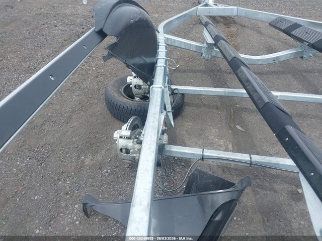 1ZETANST9TA003196 Ez Loader Boat Trailer 25ft