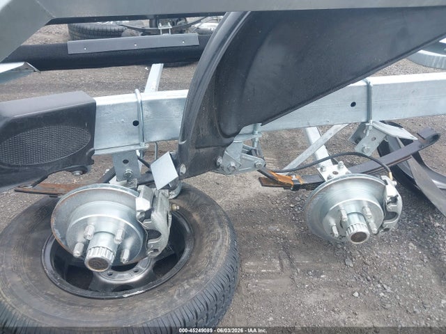 1ZETANST9TA003196 Ez Loader Boat Trailer 25ft