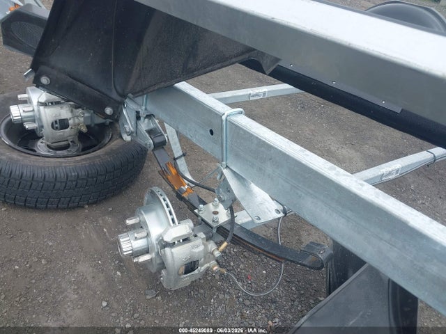 1ZETANST9TA003196 Ez Loader Boat Trailer 25ft