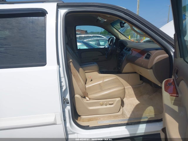 45249161 :رقم المزاد ، 1GKFC16J88R232879 vin ، 2008 Gmc Yukon Xl 1500 Slt مزاد بيع