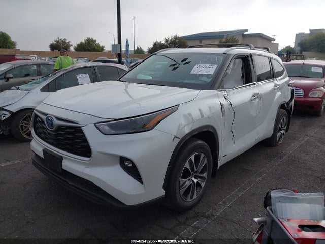 Toyota Highlander Hybrid Xle 2023 5TDKBRCH7PS564115 Image 2