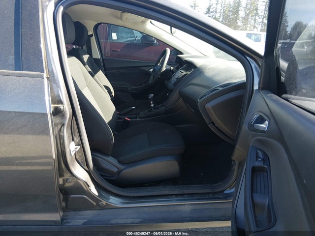 1FADP3KE9FL375647 Ford FOCUS SE