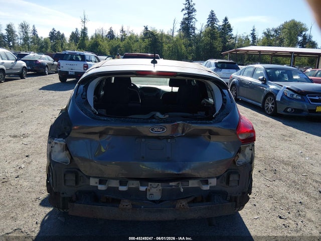 1FADP3KE9FL375647 Ford FOCUS SE