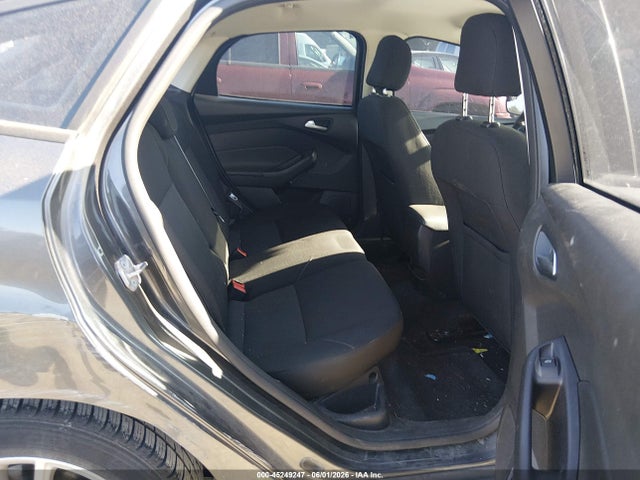 1FADP3KE9FL375647 Ford FOCUS SE