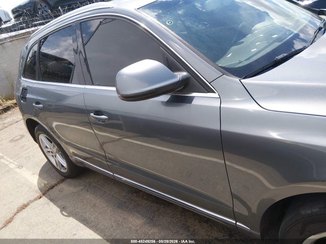 45249256 :رقم المزاد ، WA1LFAFP5EA020147 vin ، 2014 Audi Q5 2.0t Premium مزاد بيع