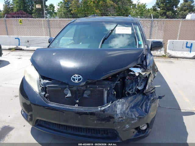 2011 Toyota Sienna Xle V6 მანქანა იყიდება აუქციონზე, vin: 5TDYK3DC5BS003947, აუქციონის ნომერი: 45249519