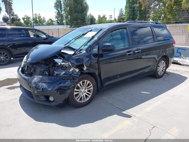 2011 Toyota Sienna Xle V6 მანქანა იყიდება აუქციონზე, vin: 5TDYK3DC5BS003947, აუქციონის ნომერი: 45249519
