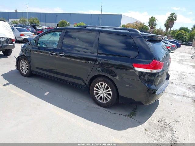 2011 Toyota Sienna Xle V6 მანქანა იყიდება აუქციონზე, vin: 5TDYK3DC5BS003947, აუქციონის ნომერი: 45249519