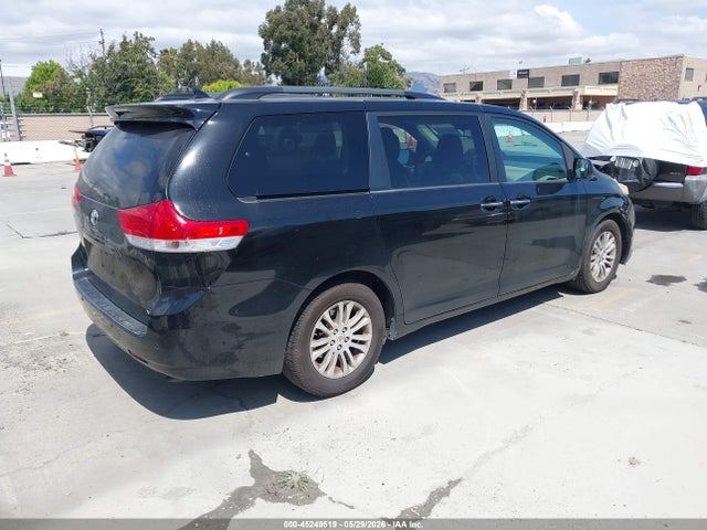 2011 Toyota Sienna Xle V6 მანქანა იყიდება აუქციონზე, vin: 5TDYK3DC5BS003947, აუქციონის ნომერი: 45249519