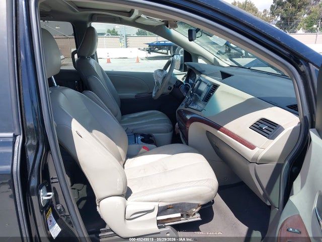 2011 Toyota Sienna Xle V6 მანქანა იყიდება აუქციონზე, vin: 5TDYK3DC5BS003947, აუქციონის ნომერი: 45249519