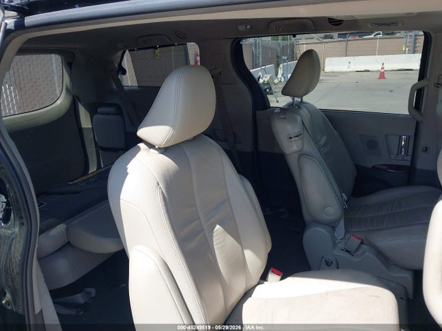 2011 Toyota Sienna Xle V6 მანქანა იყიდება აუქციონზე, vin: 5TDYK3DC5BS003947, აუქციონის ნომერი: 45249519