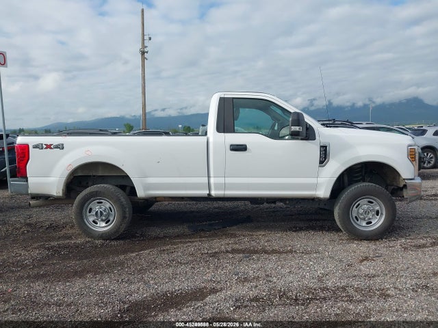 1FTBF2B63JEC83776 Ford F-250 Xl