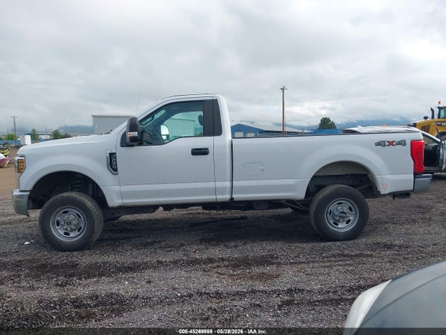 1FTBF2B63JEC83776 Ford F-250 Xl