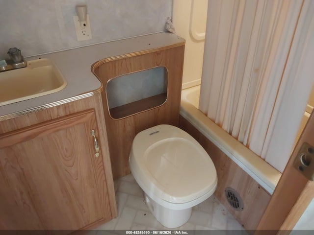 1996 Coachmen Travel Trailer მანქანა იყიდება აუქციონზე, vin: 1TC2B2577T1002948, აუქციონის ნომერი: 45249590