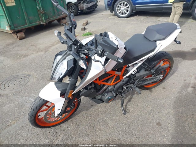 KTM 390 Duke 2020 MD2JPJ402LC268979 Image 2