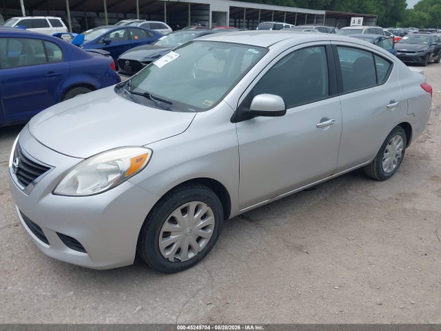 45249704 :رقم المزاد ، 3N1CN7AP4DL874141 vin ، 2013 Nissan Versa 1.6 Sv مزاد بيع