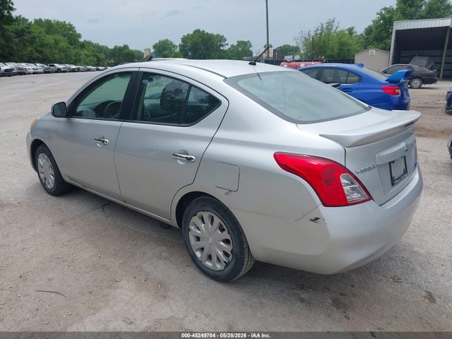 45249704 :رقم المزاد ، 3N1CN7AP4DL874141 vin ، 2013 Nissan Versa 1.6 Sv مزاد بيع