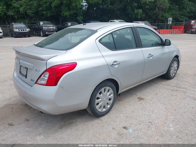 45249704 :رقم المزاد ، 3N1CN7AP4DL874141 vin ، 2013 Nissan Versa 1.6 Sv مزاد بيع