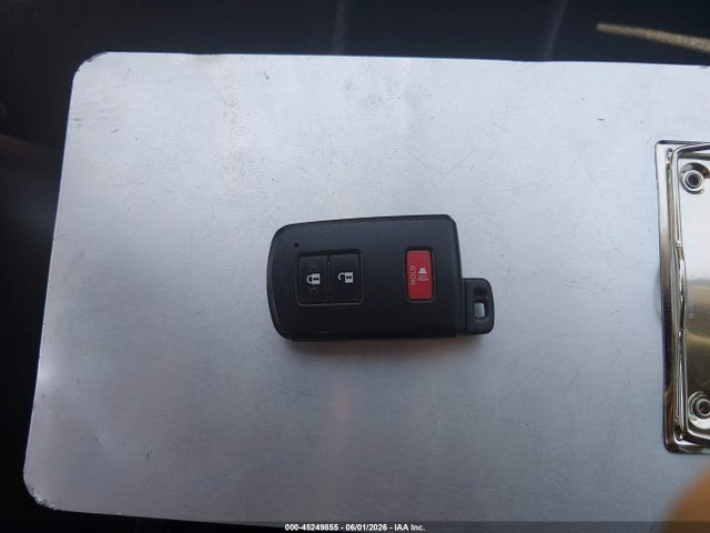 JTDZN3EU1HJ069100 Toyota Prius V Four