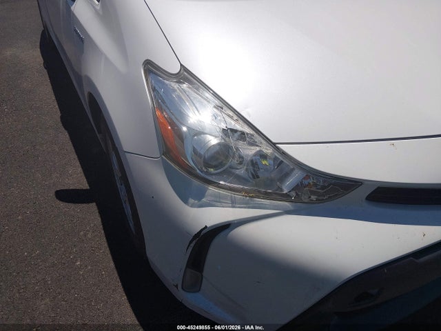 JTDZN3EU1HJ069100 Toyota Prius V Four