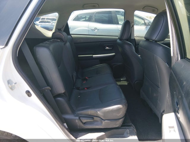 JTDZN3EU1HJ069100 Toyota Prius V Four