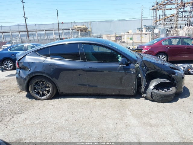 Продажа на аукционе авто 2025 Tesla Model Y Long Range Dual Motor Rear-wheel Drive, vin: 7SAYGDED6SF229808, номер лота: 45249868