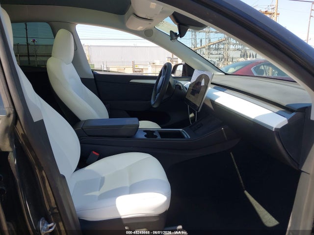 Продажа на аукционе авто 2025 Tesla Model Y Long Range Dual Motor Rear-wheel Drive, vin: 7SAYGDED6SF229808, номер лота: 45249868