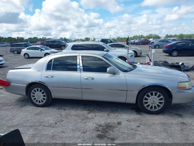 Продаж на аукціоні авто 2007 Lincoln Town Car Signature, vin: 1LNHM81W97Y637484, номер лоту: 45249887