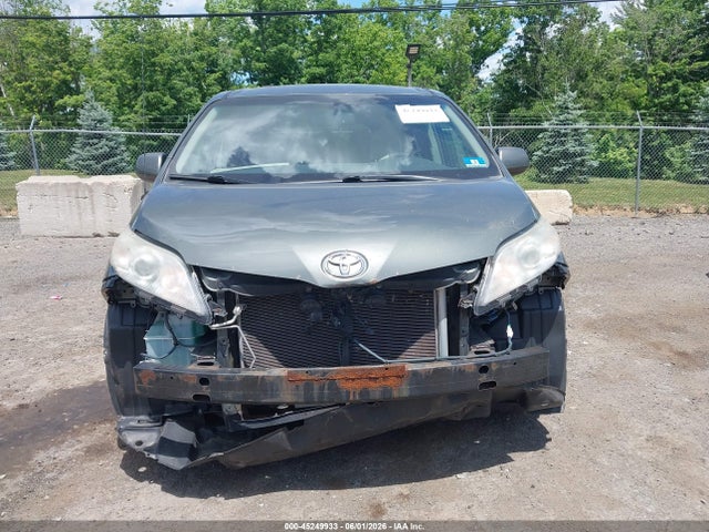 2014 Toyota Sienna Le 7 Passenger მანქანა იყიდება აუქციონზე, vin: 5TDJK3DC5ES080453, აუქციონის ნომერი: 45249933