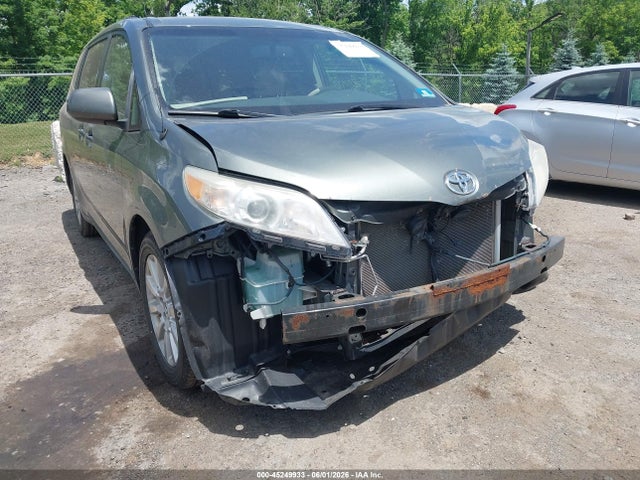 2014 Toyota Sienna Le 7 Passenger მანქანა იყიდება აუქციონზე, vin: 5TDJK3DC5ES080453, აუქციონის ნომერი: 45249933