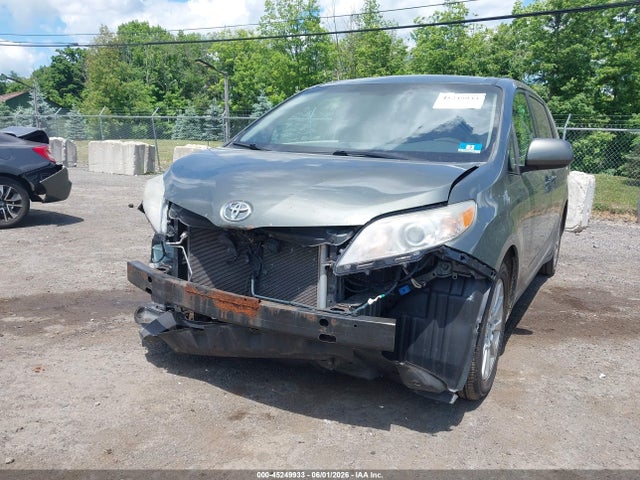 2014 Toyota Sienna Le 7 Passenger მანქანა იყიდება აუქციონზე, vin: 5TDJK3DC5ES080453, აუქციონის ნომერი: 45249933