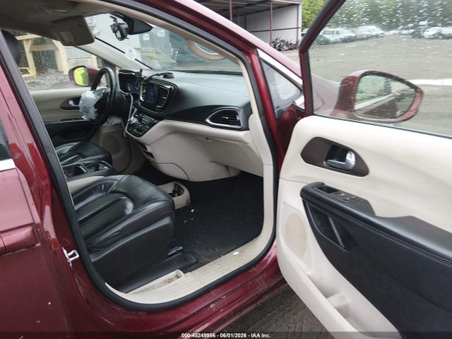 45249956 :رقم المزاد ، 2C4RC1BG8HR810329 vin ، 2017 Chrysler Pacifica Touring-l مزاد بيع