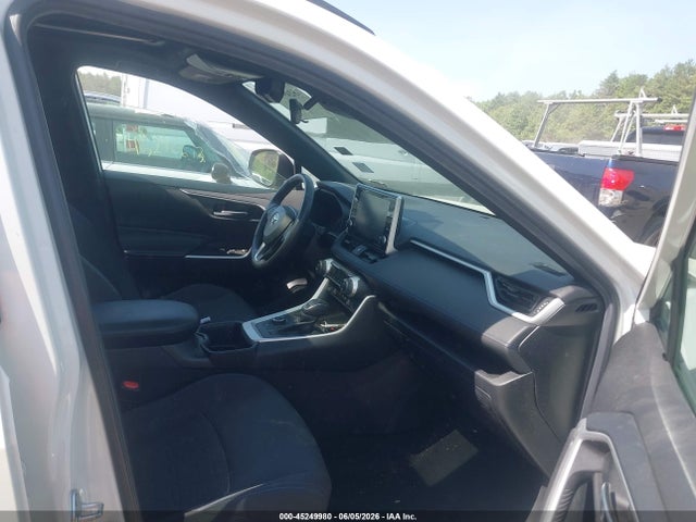 45249980 :رقم المزاد ، 4T3T6RFV4NU100172 vin ، 2022 Toyota Rav4 Hybrid Se مزاد بيع