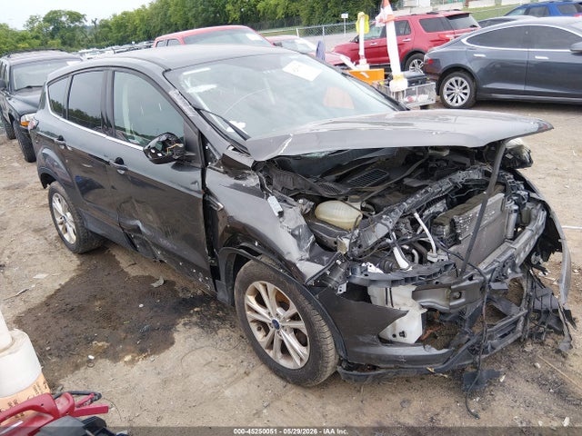 Продажа на аукционе авто 2017 Ford Escape Se, vin: 1FMCU0GD2HUE51134, номер лота: 45250051