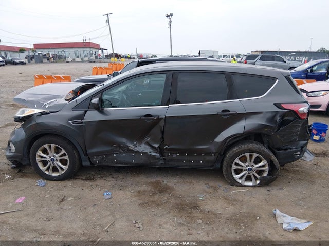 Продаж на аукціоні авто 2017 Ford Escape Se, vin: 1FMCU0GD2HUE51134, номер лоту: 45250051