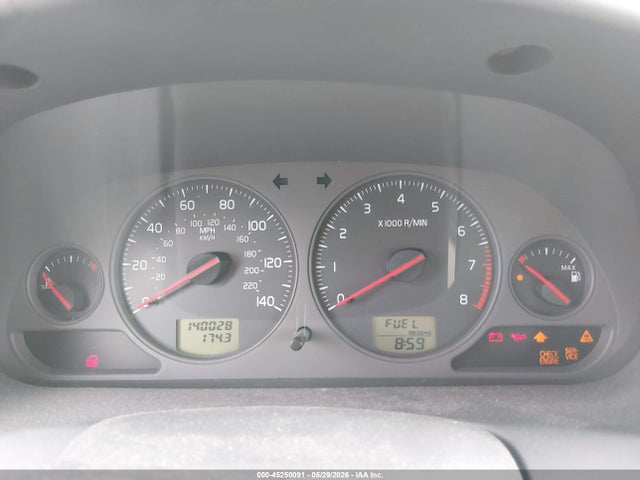 2004 Volvo V40 A/lse მანქანა იყიდება აუქციონზე, vin: YV1VW27554F032425, აუქციონის ნომერი: 45250091