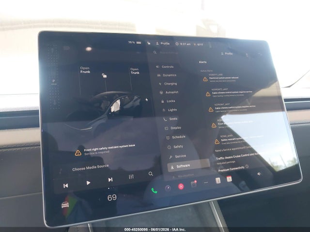 Продаж на аукціоні авто 2026 Tesla Model Y All-wheel Drive/long Range Launch Series/premium All-wheel Drive, vin: 7SAYGDEE1TF563111, номер лоту: 45250095