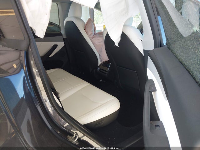 Продаж на аукціоні авто 2026 Tesla Model Y All-wheel Drive/long Range Launch Series/premium All-wheel Drive, vin: 7SAYGDEE1TF563111, номер лоту: 45250095
