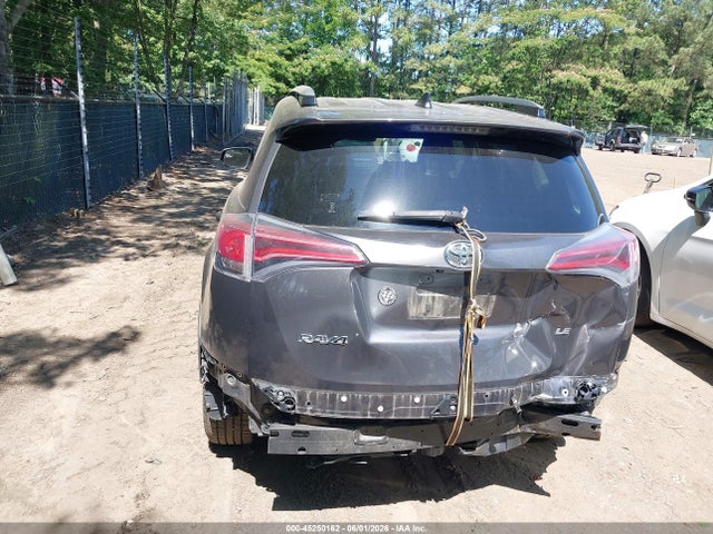 45250162 :رقم المزاد ، JTMZFREV7JJ155073 vin ، 2018 Toyota Rav4 Le مزاد بيع