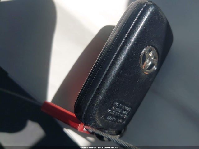 Продаж на аукціоні авто 2013 Toyota Prius V Two, vin: JTDZN3EU8D3195243, номер лоту: 45250206