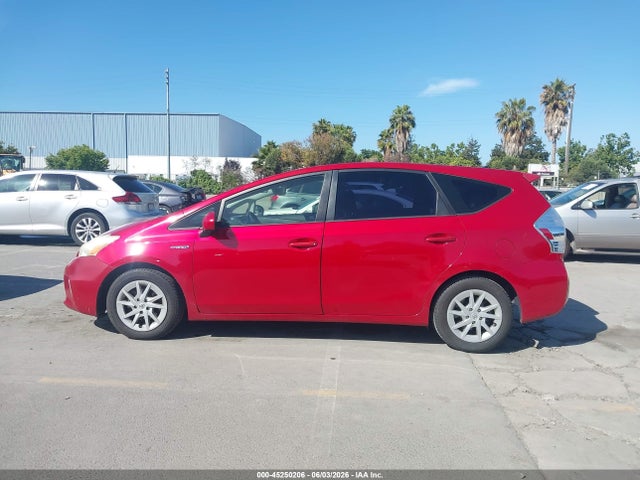 Продаж на аукціоні авто 2013 Toyota Prius V Two, vin: JTDZN3EU8D3195243, номер лоту: 45250206