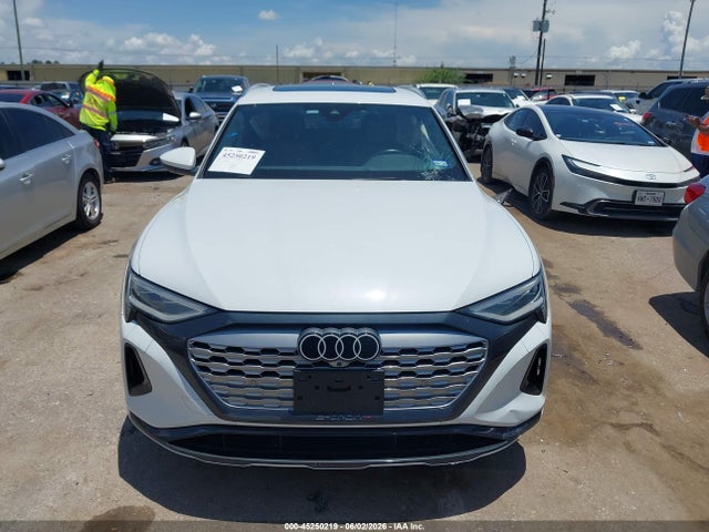 WA15AAGE9RB027669 Audi Q8 E-tron Premium Plus Quattro