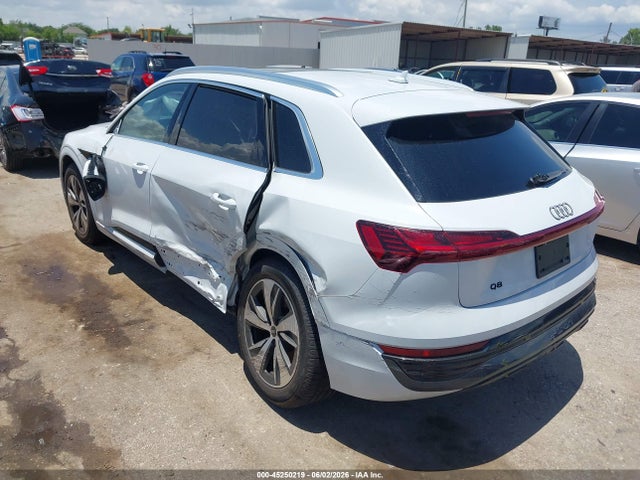 WA15AAGE9RB027669 Audi Q8 E-tron Premium Plus Quattro