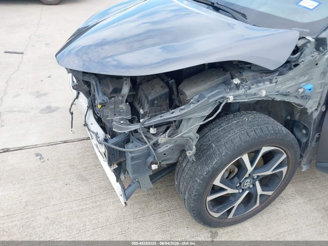JTNKHMBX9M1125450 Toyota C-HR XLE
