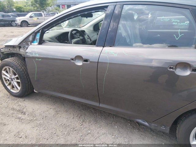45250242 :رقم المزاد ، 1FADP3F25GL239954 vin ، 2016 Ford Focus Se مزاد بيع