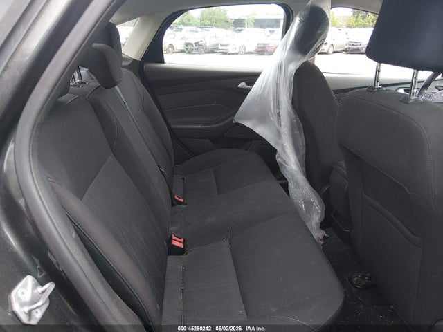 45250242 :رقم المزاد ، 1FADP3F25GL239954 vin ، 2016 Ford Focus Se مزاد بيع