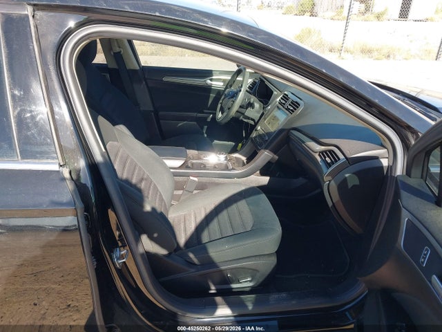 3FA6P0HD7HR190278 Ford FUSION SE