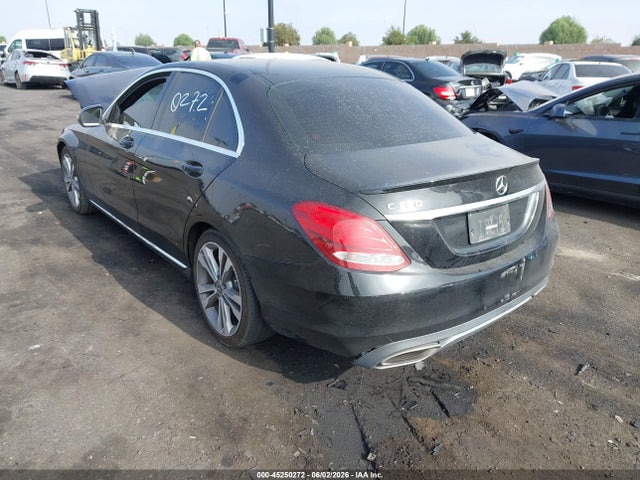 55SWF4JB5JU251145 Mercedes-Benz C 300