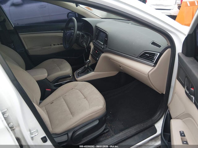 45250282 :رقم المزاد ، 5NPD84LF3JH268529 vin ، 2018 Hyundai Elantra Sel مزاد بيع